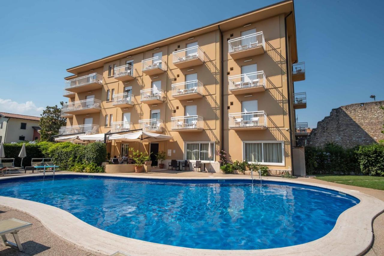 Hotel Romeo Torri Del Benaco Exterior photo