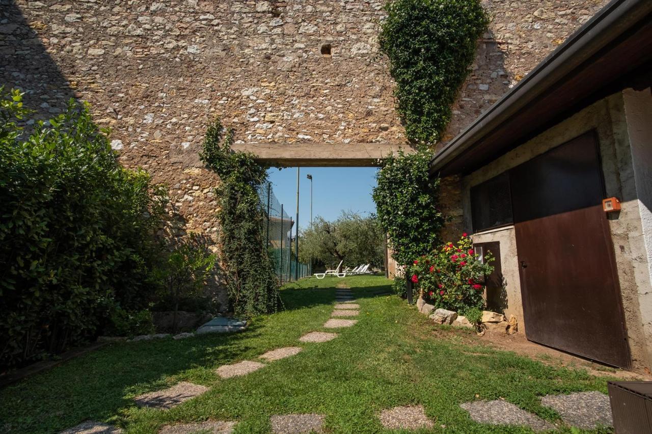 Hotel Romeo Torri Del Benaco Exterior photo