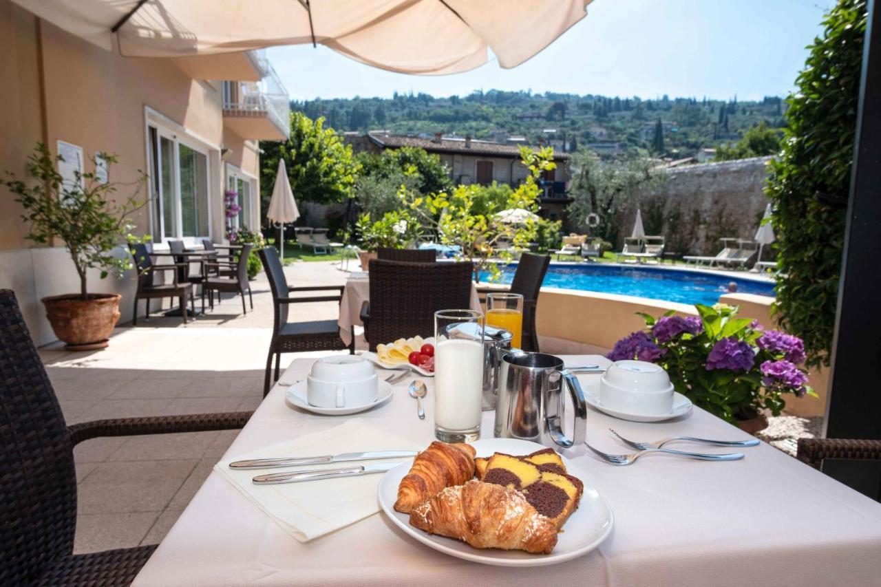 Hotel Romeo Torri Del Benaco Exterior photo