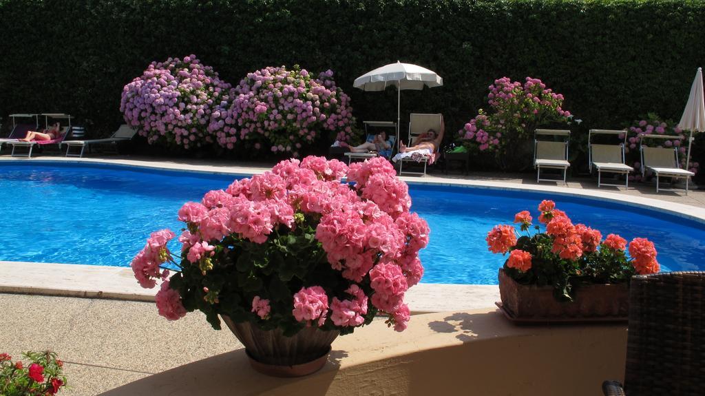 Hotel Romeo Torri Del Benaco Exterior photo