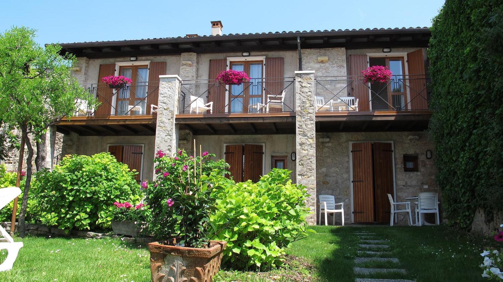 Hotel Romeo Torri Del Benaco Exterior photo