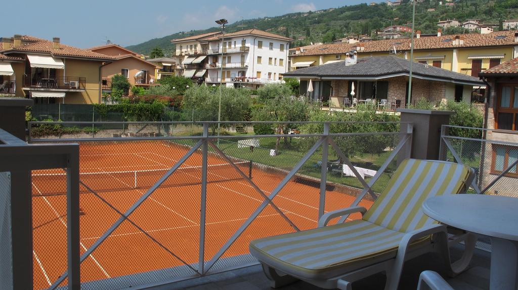 Hotel Romeo Torri Del Benaco Room photo